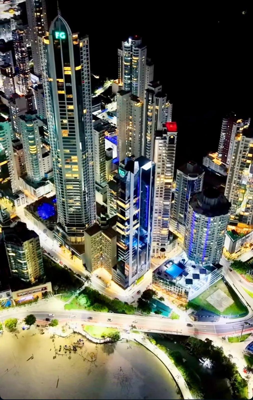Apartamento Piscina Frente Mar - Loft Dubai - Roda Gigante - Paradisiaco - Mar