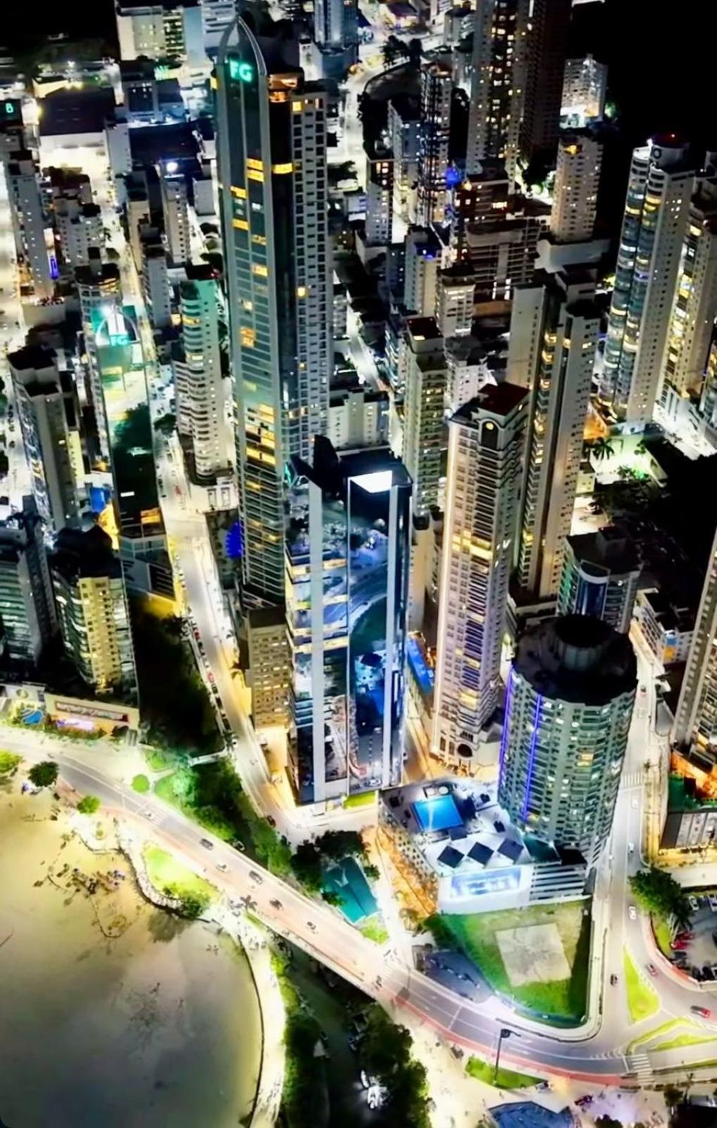Apartamento Piscina Frente Mar - Loft Dubai - Roda Gigante - Paradisiaco - Mar *